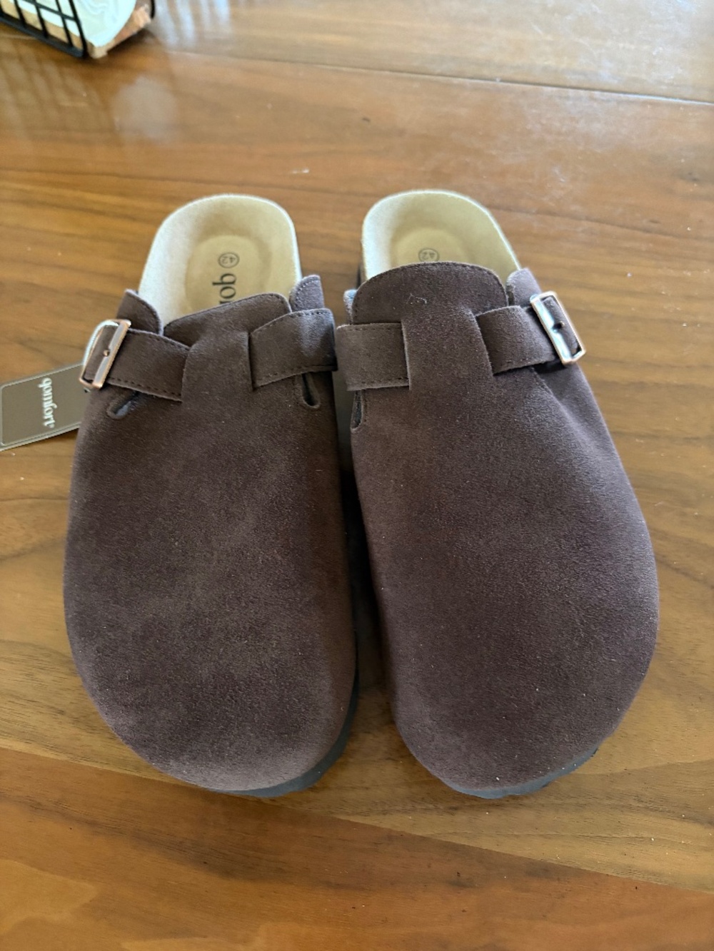 Qomfort genuine suede clogs